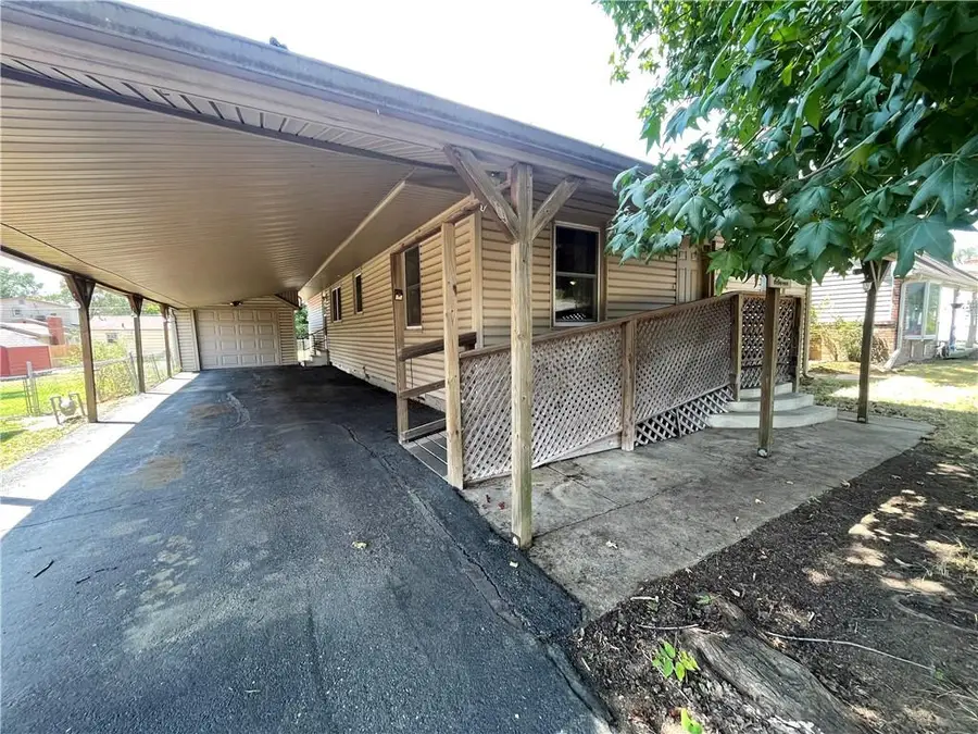 1311 W 1st Street, Coffeyville, KS 67337 - #3