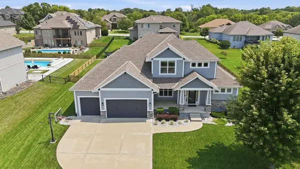 4333 SE Trotter Drive, Lee's Summit, MO 64082