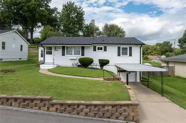 2705 Cedar Street, St Joseph, MO 64503