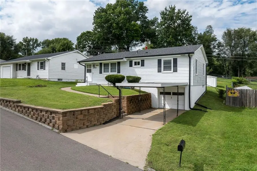 2705 Cedar Street, Saint Joseph, MO 64503 - #2