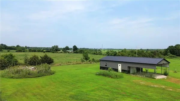 138 Bald Eagle Drive, Linn Valley, KS 66040