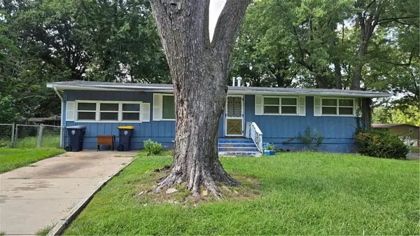 8710 E 92nd Street, Kansas City, MO 64138