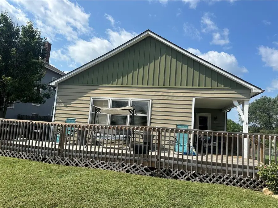 2425 Olive Street, Saint Joseph, MO 64507 - #2