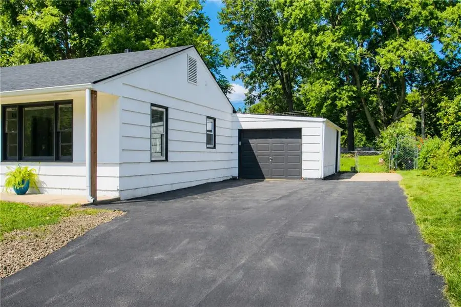5306 N Garfield Avenue, Kansas City, MO 64118 - #2