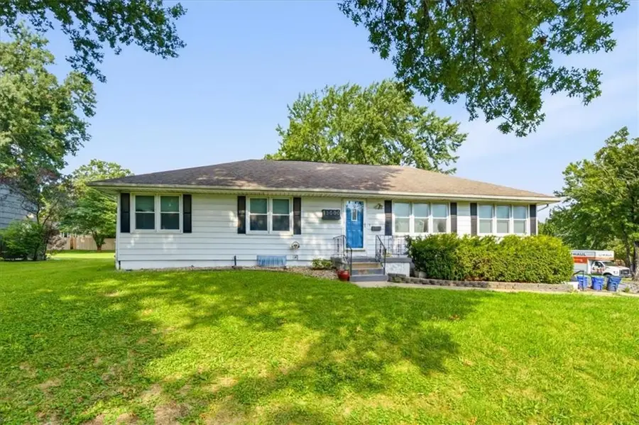 13000 E Byars Road, Grandview, MO 64030 - #2
