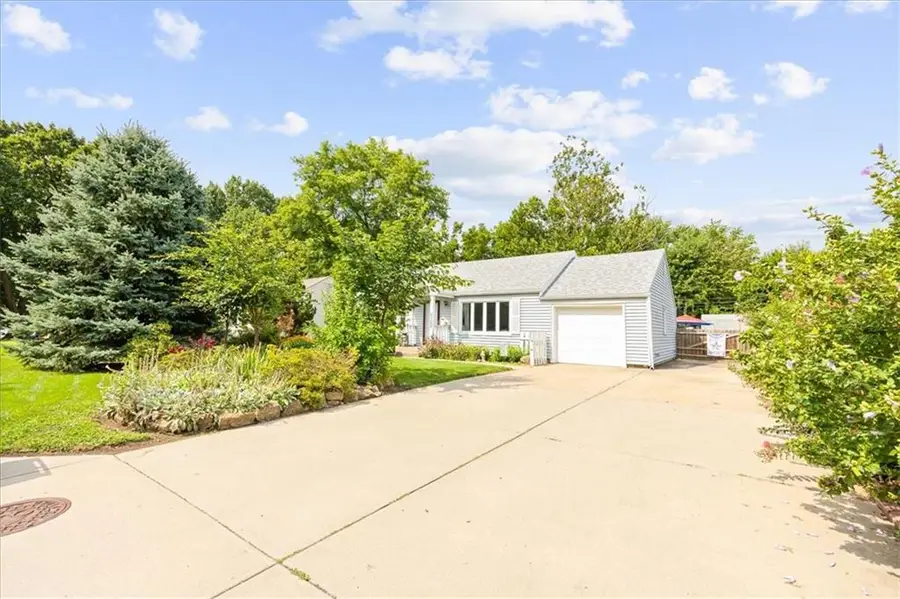 6322 Lowell Avenue, Merriam, KS 66202 - #2
