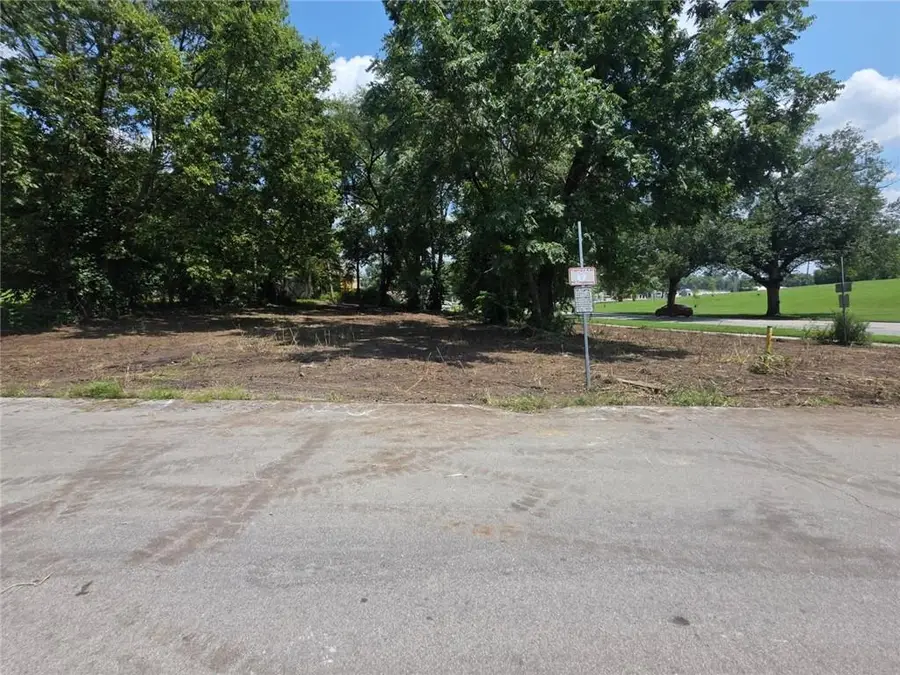 3025 Denver Avenue, Kansas City, MO 64128 - #2