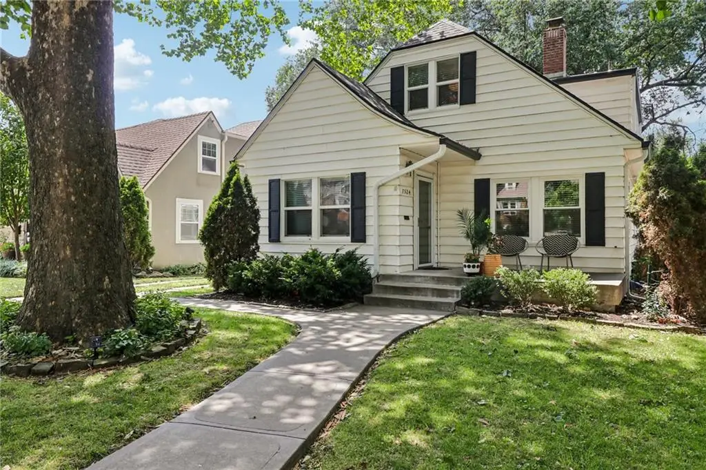 7524 Grand Avenue, Kansas City, MO 64114 - #1