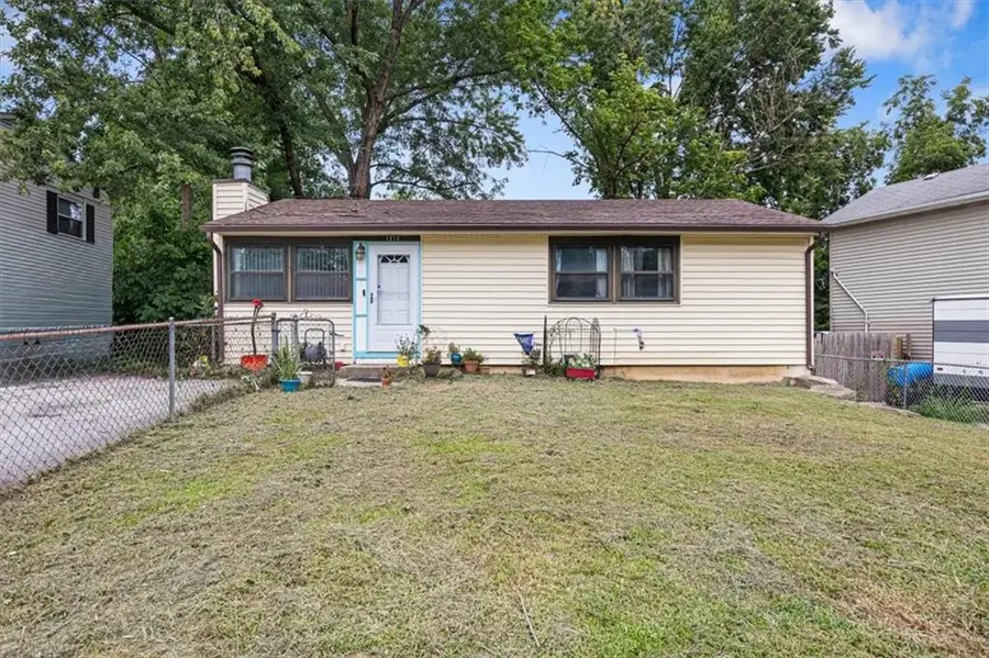 1212 44th Street, Kansas City, MO 64116 - #3