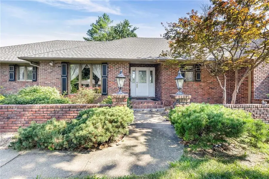 1102 Nakomis Drive, Paola, KS 66071 - #2