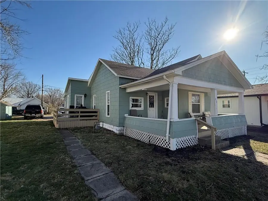 413 W 1st Street, Cameron, MO 64429 - #2