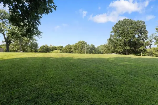 NW Porter Road, Parkville, MO 64152