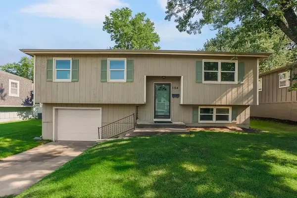 504 E Osage Street, Paola, KS 66071