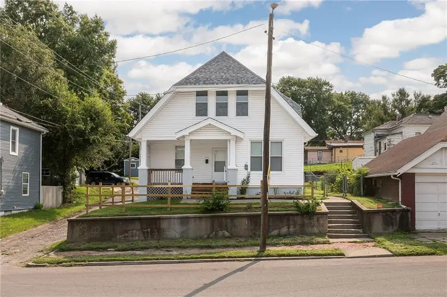 1111 N 18th Street, Saint Joseph, MO 64501 - #3
