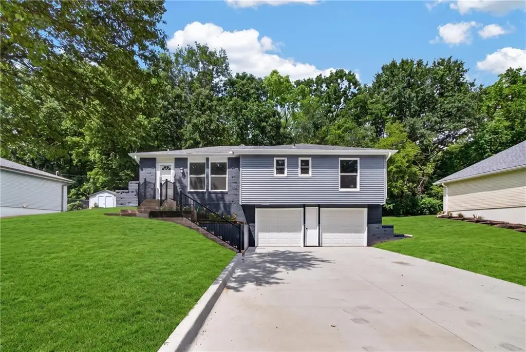 9310 NW 68th Street, Parkville, MO 64152 - #1