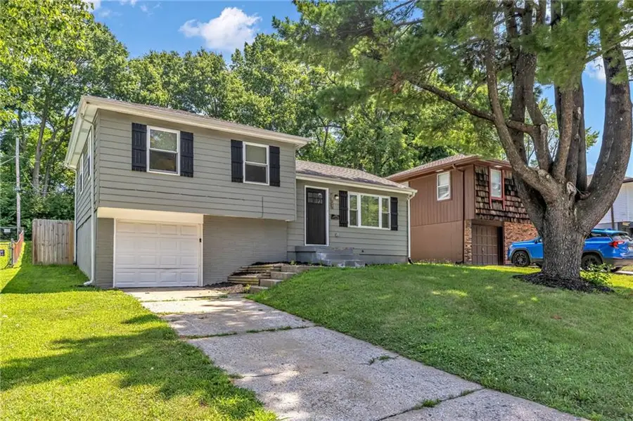 4807 N Wallace Avenue, Kansas City, MO 64119 - #2