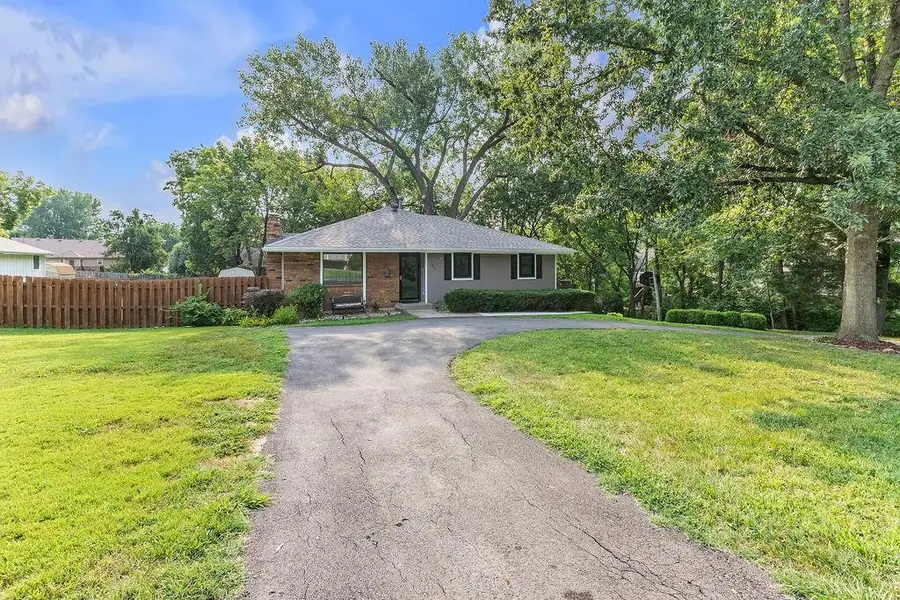 7001 N Highland Avenue, Kansas City, MO 64118 - #2
