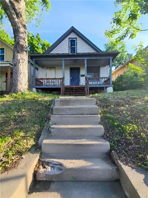 5802 Thompson Avenue, Kansas City, MO 64123