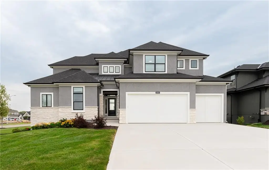 18601 Mohawk Lane, Overland Park, KS 66085 - #1