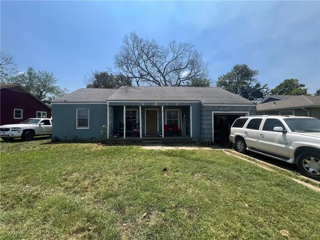 629 W Oak Street, Independence, KS 67301 - #1