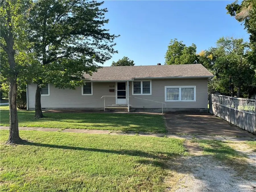 523 2nd Street, Oswego, KS 67356 - #2