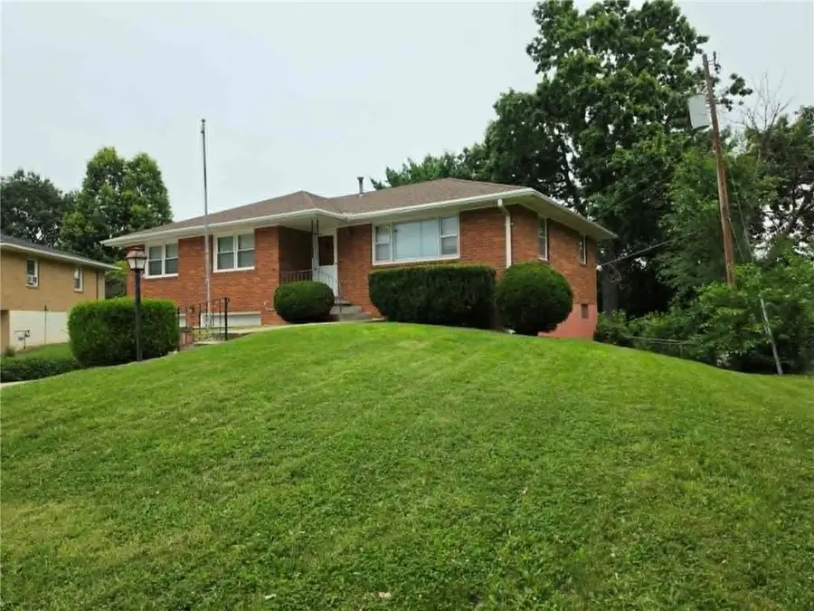 62 Jaguar Circle, Saint Joseph, MO 64506 - #2