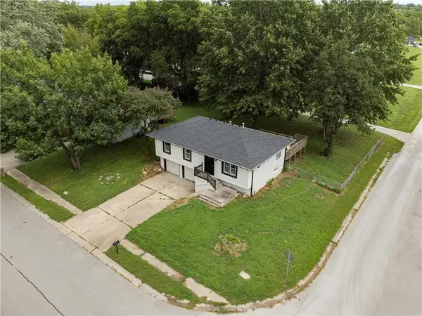 1509 SE Royal Street, Oak Grove, MO 64075