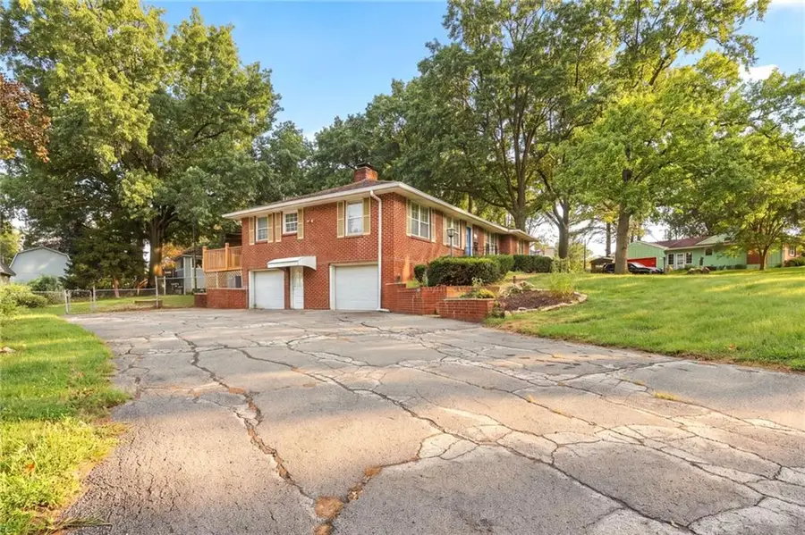 10711 W 67th Street, Shawnee, KS 66203 - #2