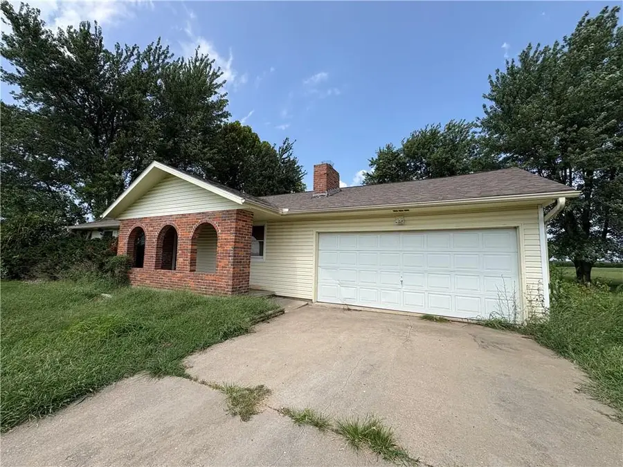 720 Meadow Lane, Nevada, MO 64772 - #3