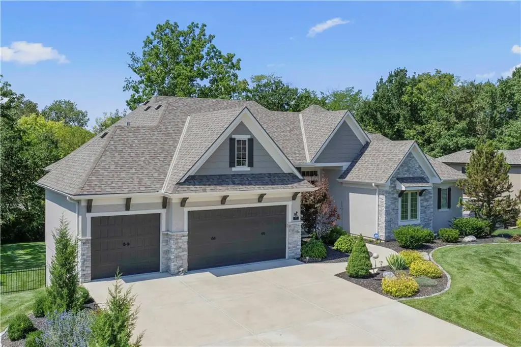 7 Dakota Circle, Lake Winnebago, MO 64034 - #1