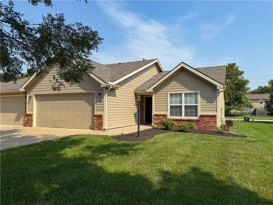 4006 Mistletoe Court, Lawrence, KS 66047 - #2