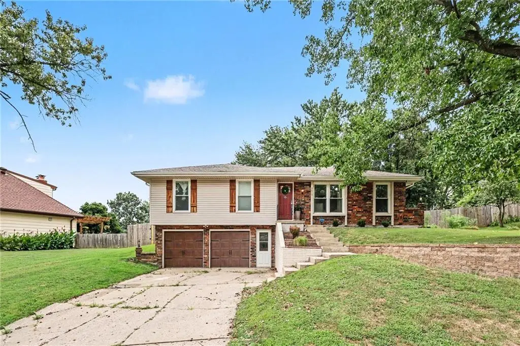 7013 N Winan Avenue, Kansas City, MO 64152 - #1