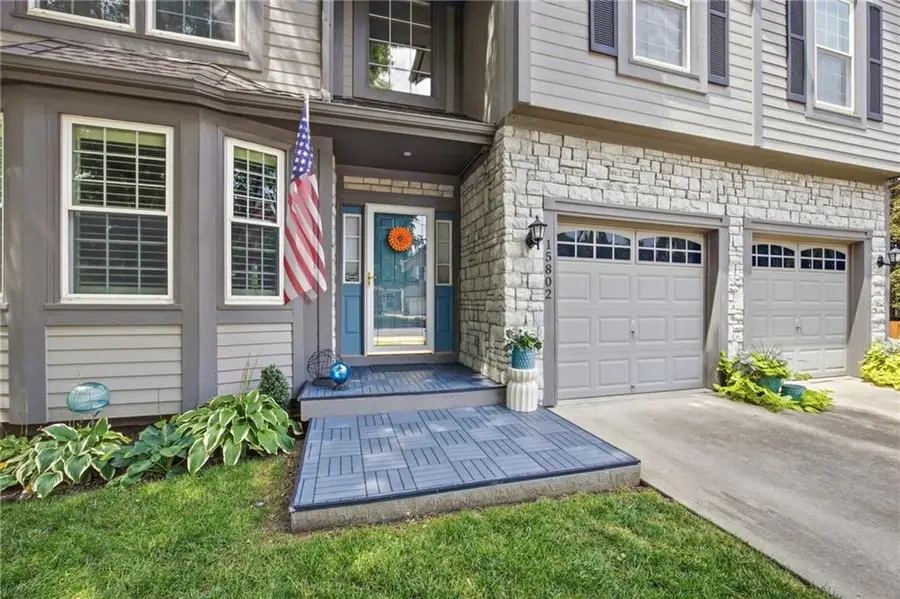 15802 S Lindenwood Drive, Olathe, KS 66062 - #2