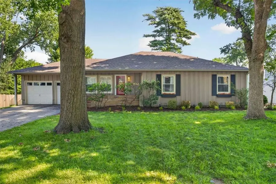 5714 W 77th Terrace, Prairie Village, KS 66208 - #3