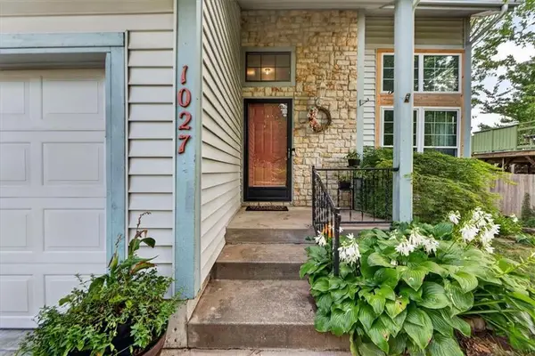 1027 NE Mulberry Street, Lee's Summit, MO 64086