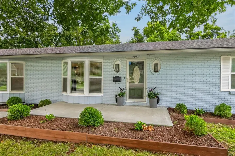 9921 W 67th Street, Merriam, KS 66203 - #2