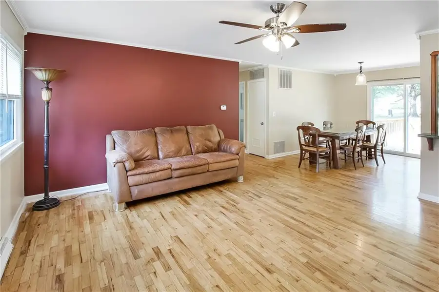 301 E 3rd Street, Altamont, KS 67330 - #2
