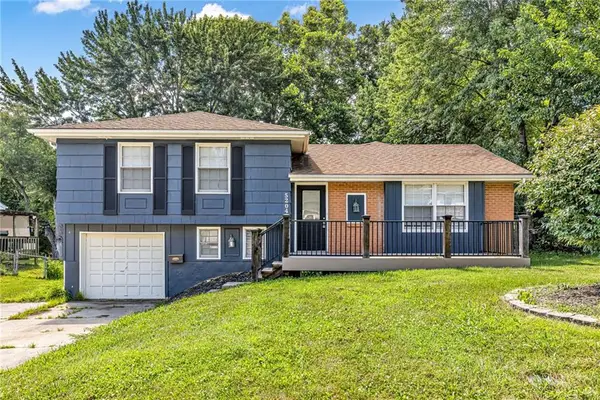 5204 S Delaware Avenue, Independence, MO 64055