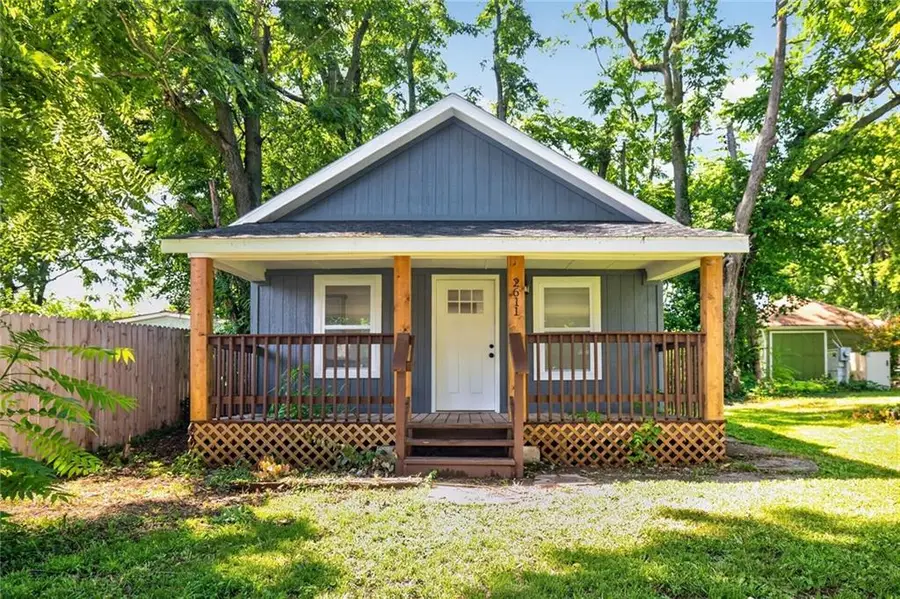 2611 W 45th Avenue, Kansas City, KS 66103 - #3