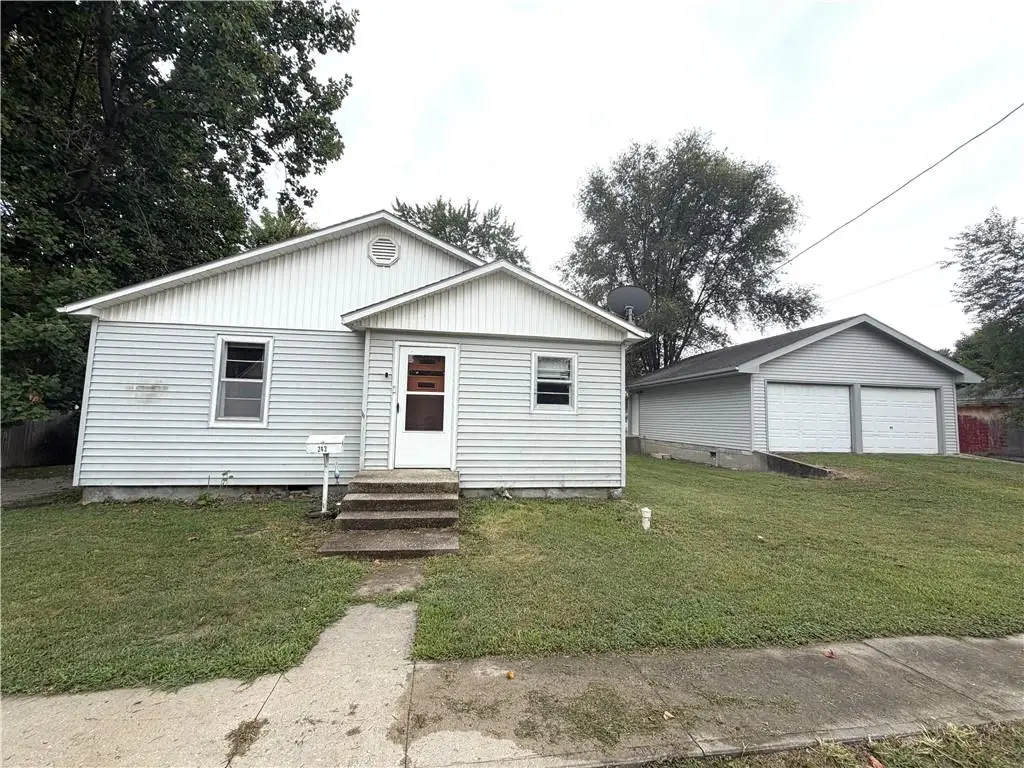 242 Gale Street, Chillicothe, MO 64601 - #1