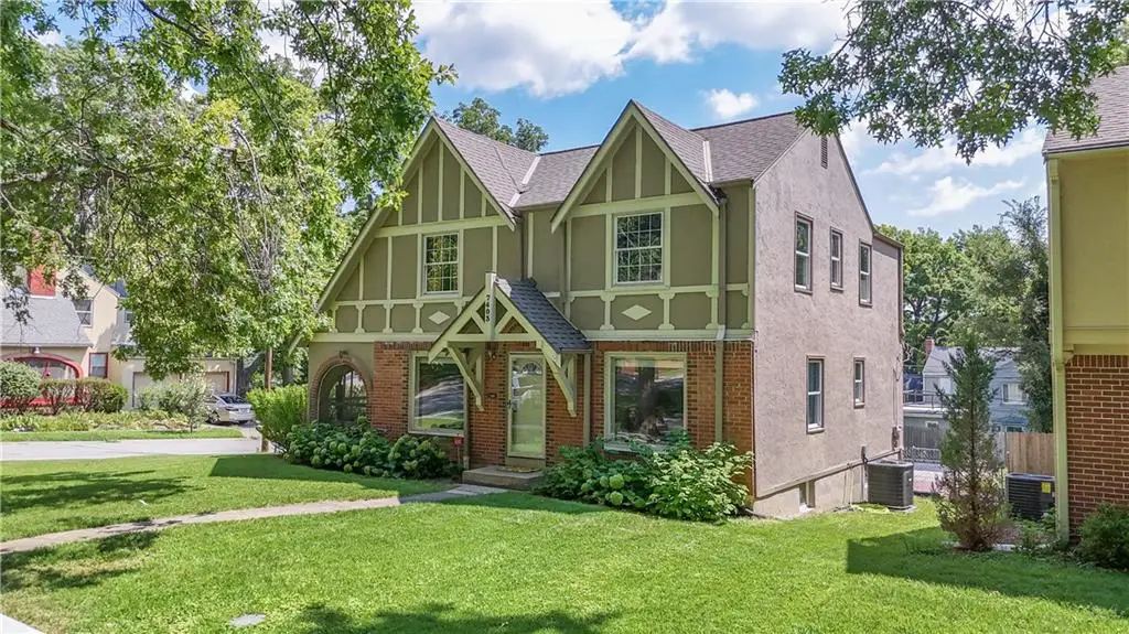7403 Campbell Street, Kansas City, MO 64131 - #1