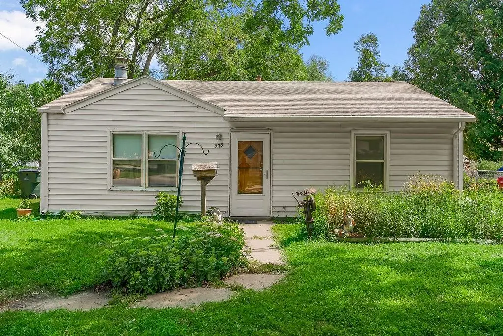 908 S Troost Street, Olathe, KS 66061 - #1