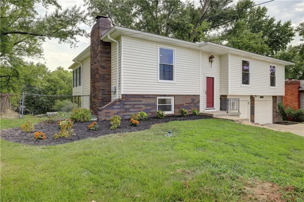 11015 Crooked Road, Kansas City, MO 64152 - #1