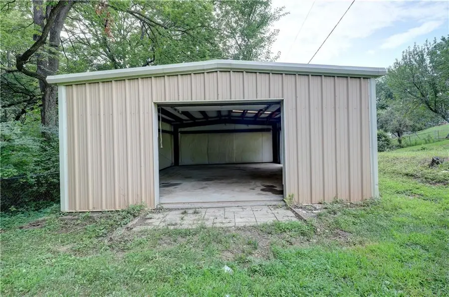 11015 Crooked Road, Kansas City, MO 64152 - #3