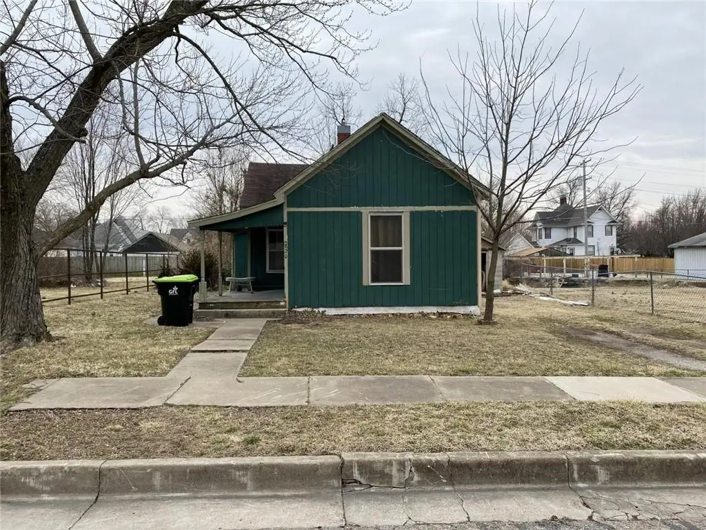 820 W 1st Street, Webb City, MO 64870 - #1