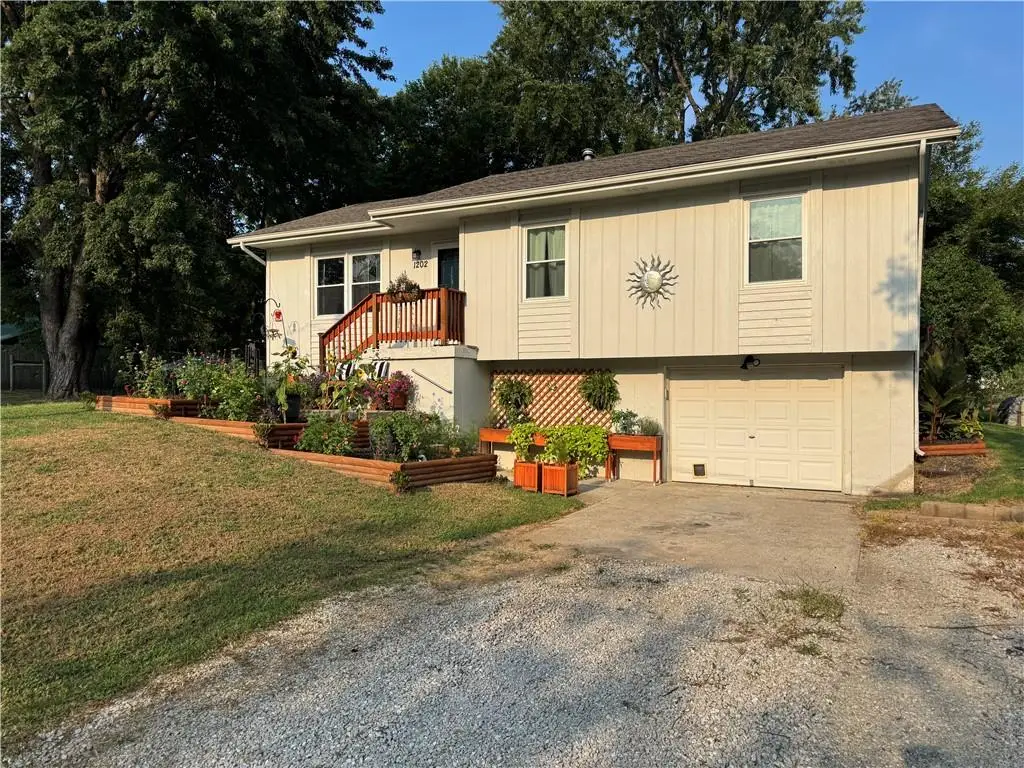 1202 S Hormeyer Street, Clinton, MO 64735 - #1