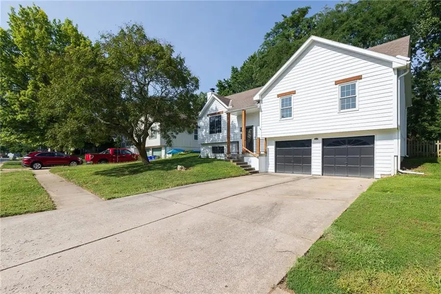 520 NE Bristol Drive, Lees Summit, MO 64086 - #2