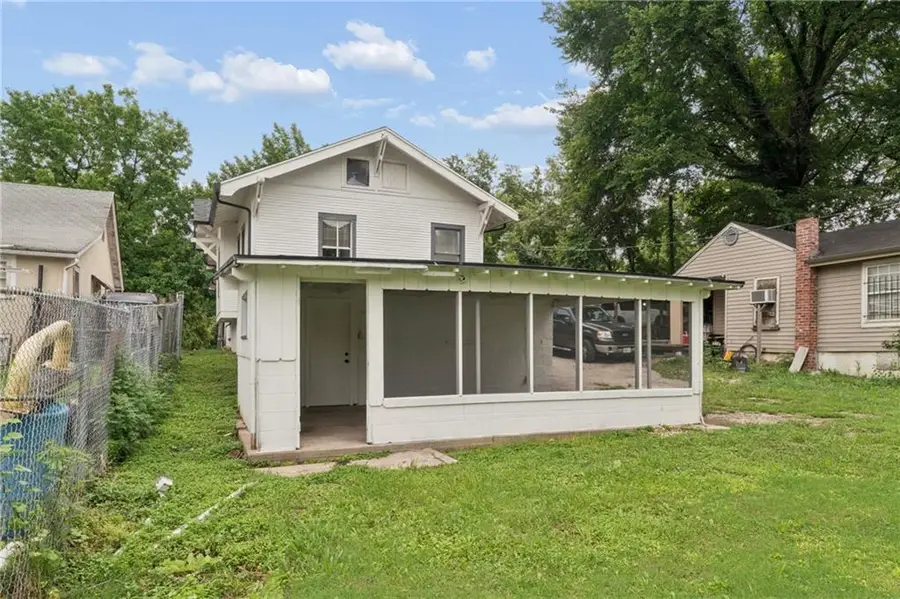 2034 Oakley Avenue, Kansas City, MO 64127 - #3