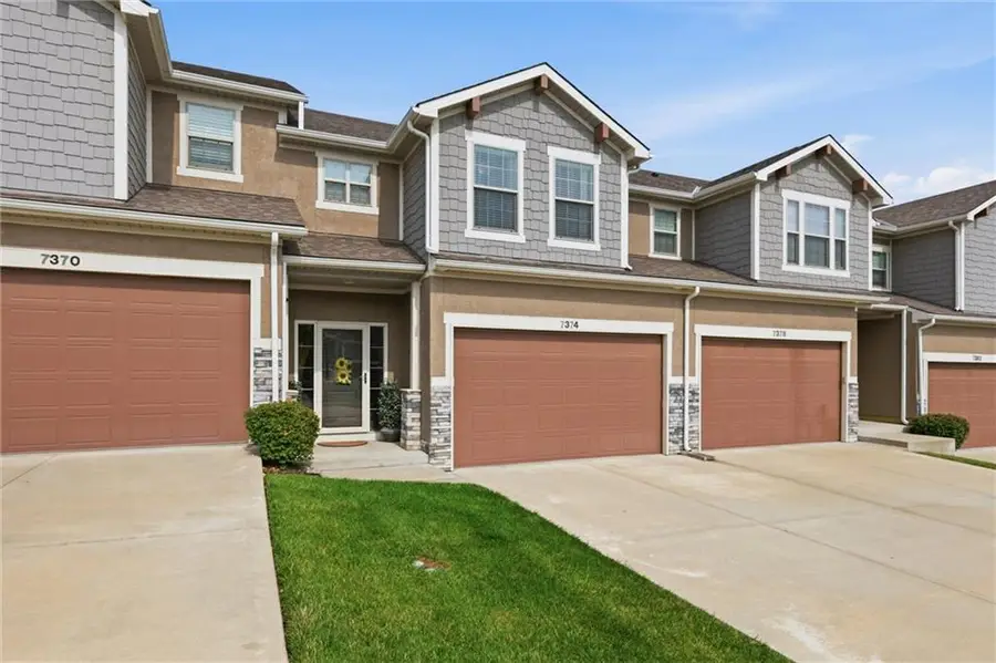 7374 Griffey Street, Parkville, MO 64152 - #2