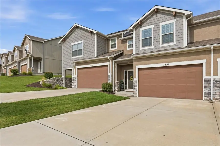 7374 Griffey Street, Parkville, MO 64152 - #3